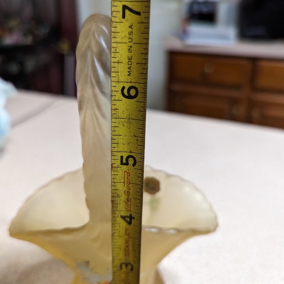 Westmoreland Frosted Yellow Satin Glass Basket with Daisies - Vintage - Picture 7 of 7